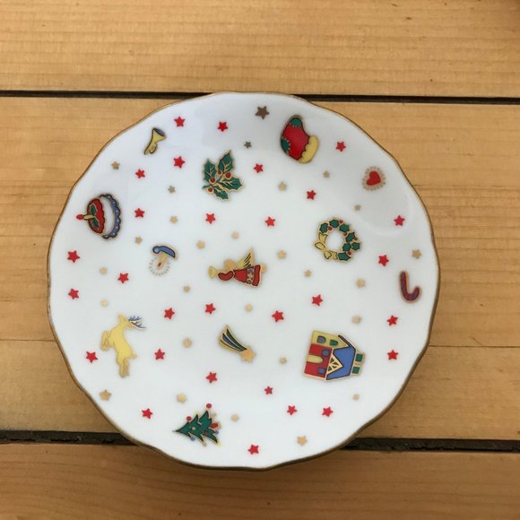 Utsuwakan by Maebata Mini 4" Christmas Candy Dish Small Saucer Plate Set of 2 - Picture 4 of 5